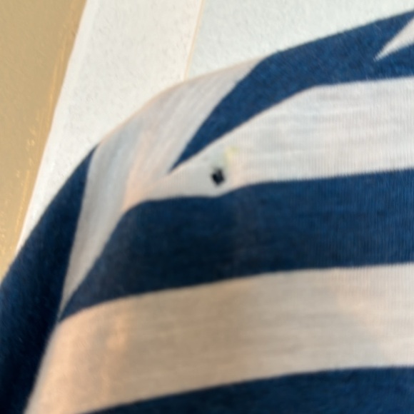 Universal Threads Striped Top - Picture 3 of 4